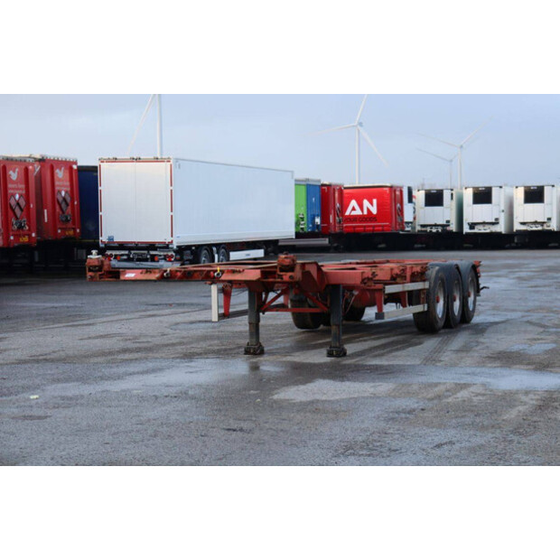 2000 Renders ROC 16.27 CC-44236077