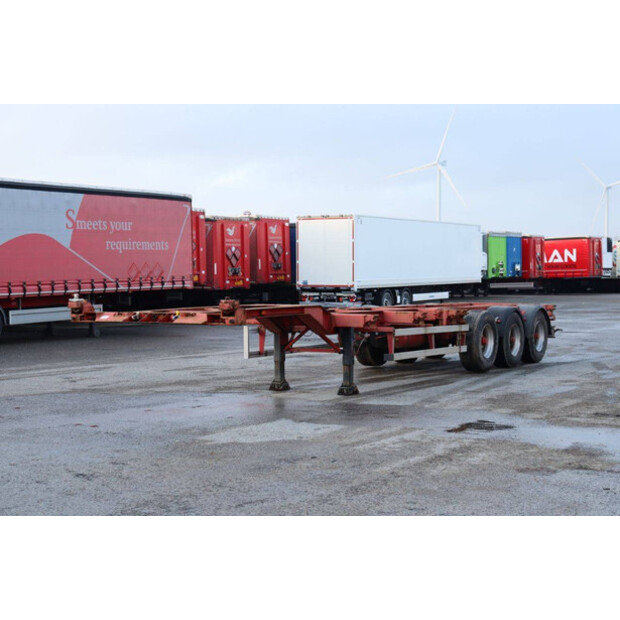 2000 Renders ROC 16.27 CC-44236078