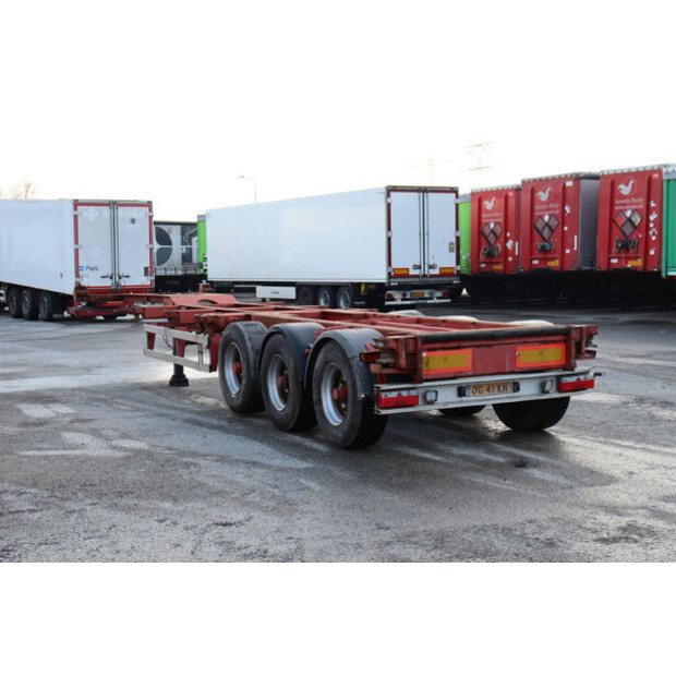 2000 Renders ROC 16.27 CC-44236079