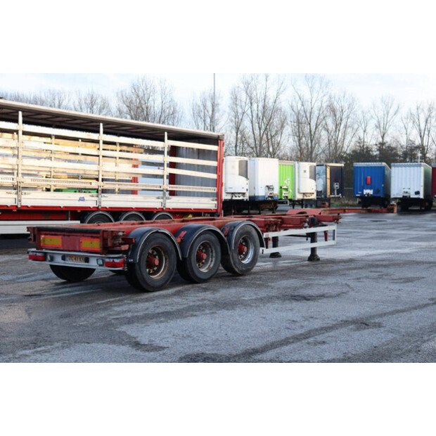 2000 Renders ROC 16.27 CC-44236081