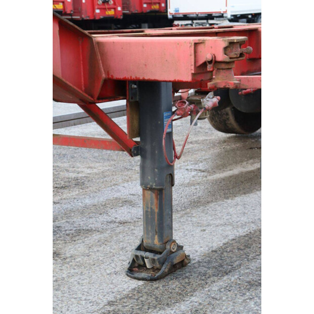 2000 Renders ROC 16.27 CC-44236091