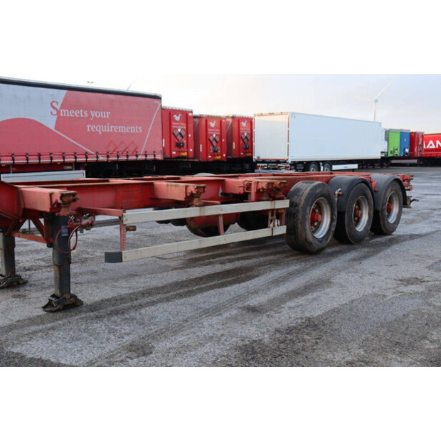 2000 Renders ROC 16.27 CC-44236093