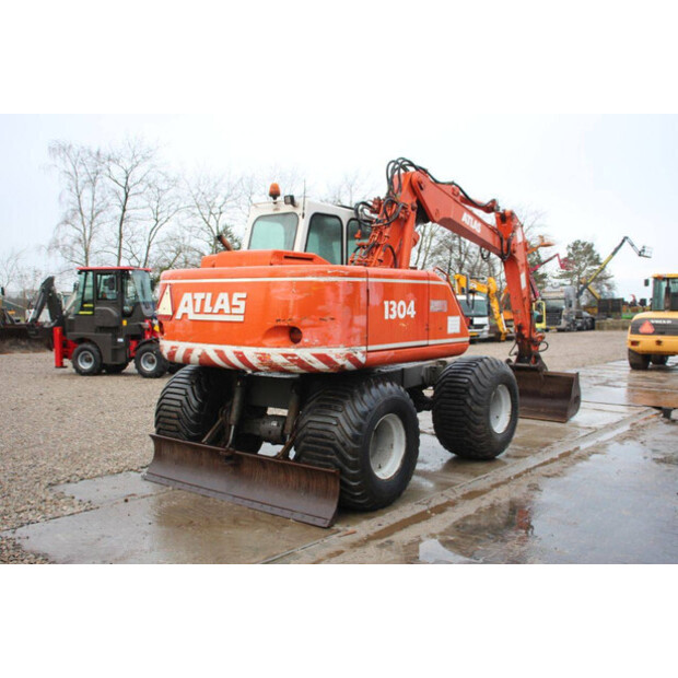 اطلس 1304-44236957