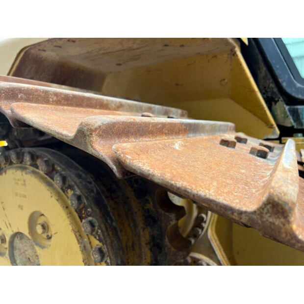 2011 Caterpillar D6N LGP-44237507