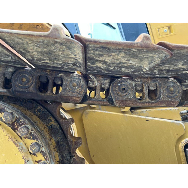 2011 Caterpillar D6N LGP-44237508