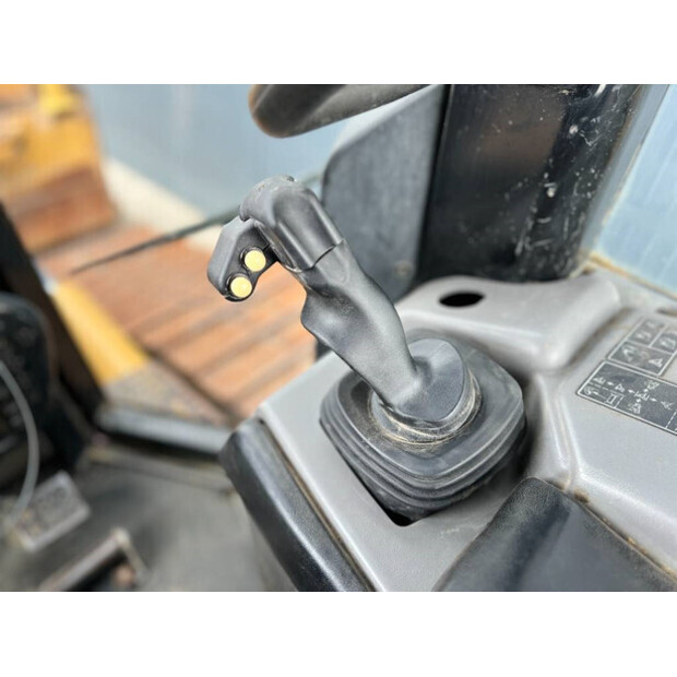 2011 Caterpillar D6N LGP-44237529