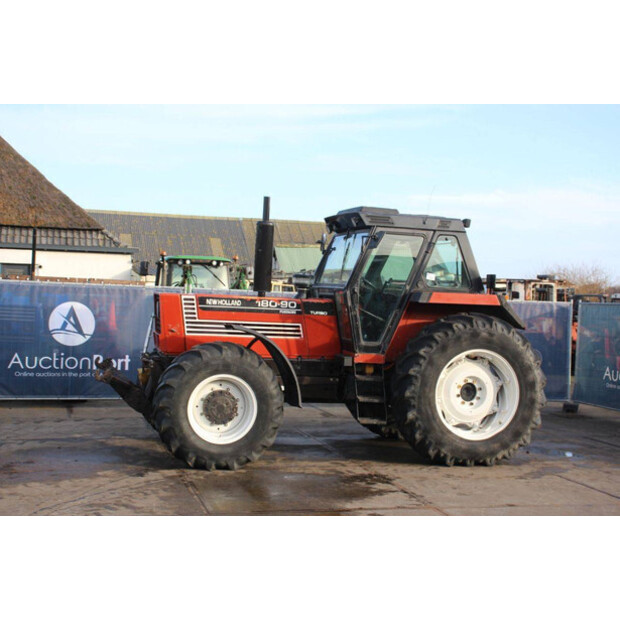 1997 نيو هولاند 180-90DT-44238203