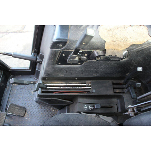 1997 نيو هولاند 180-90DT-44238236