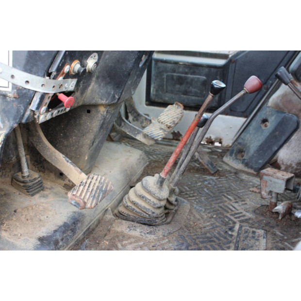 1984 Massey Ferguson 698-44239040