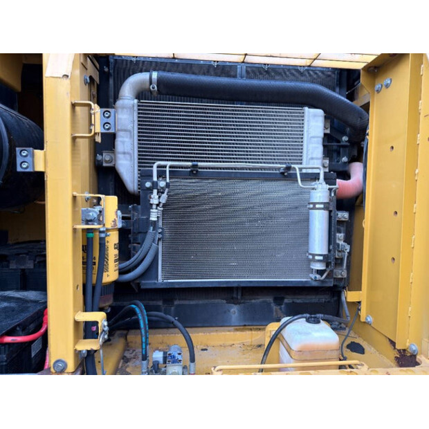 2010 Caterpillar 323DL-44239048