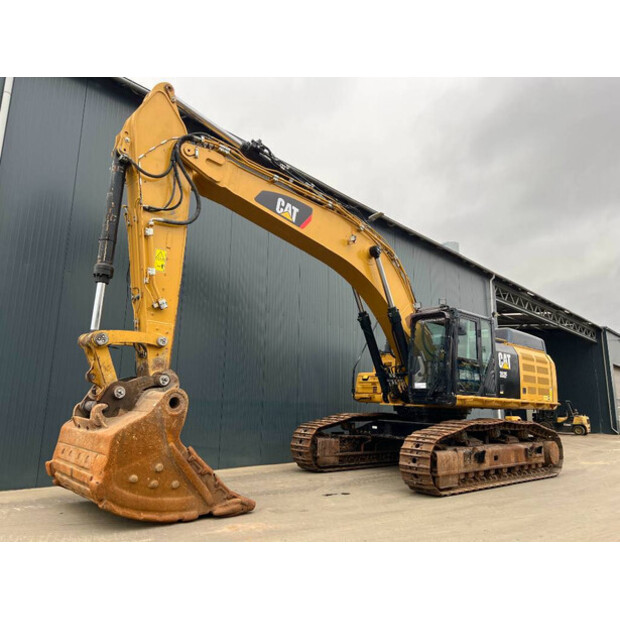 2020 كاتربيلر 352F-44239571