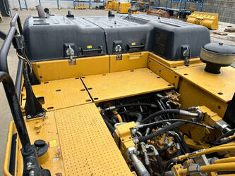 2020-caterpillar-352f-1393578-44239626