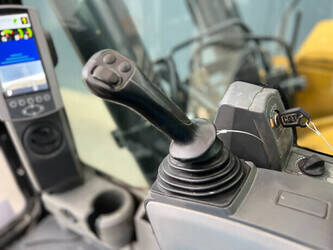 2020-caterpillar-352f-1393578-44239645