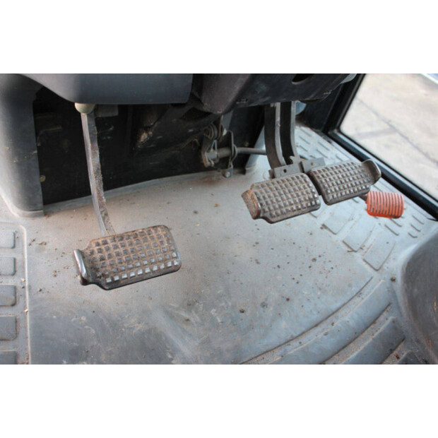 1999 New Holland TS90-44239897