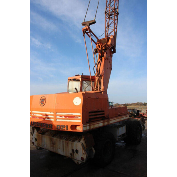 ليبهير A921-44240444