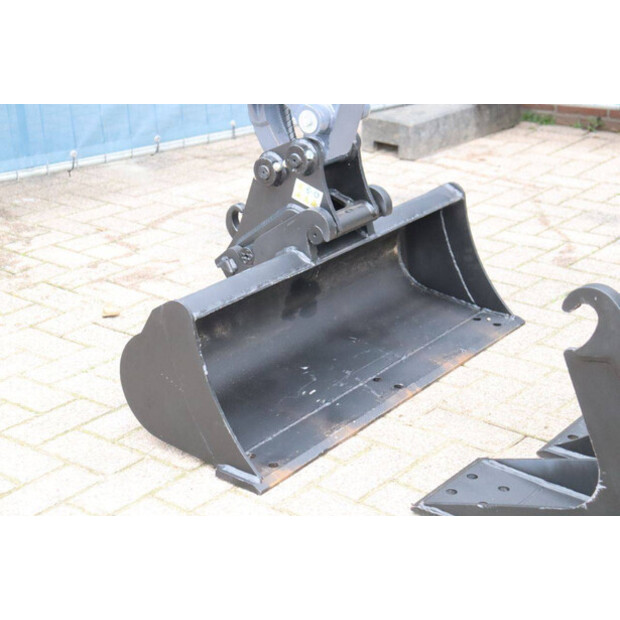 2020 Eurotrac HE18-44240838