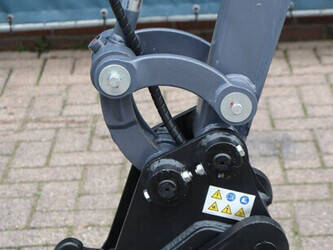 2020-eurotrac-he18-44240840