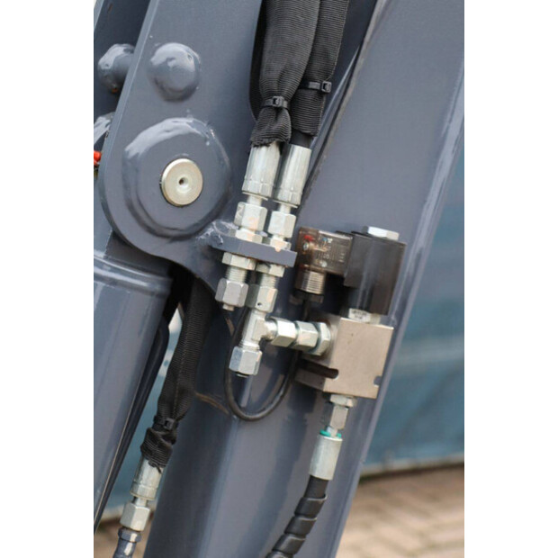 2020 Eurotrac HE18-44240841