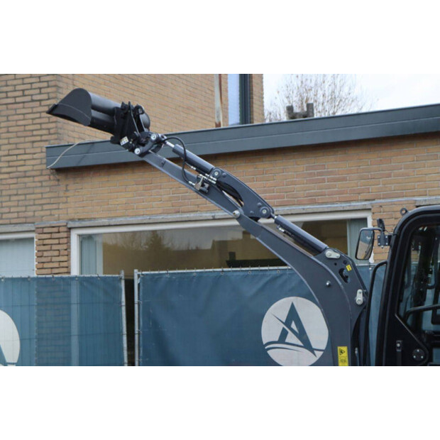 2020 Eurotrac HE18-44240876