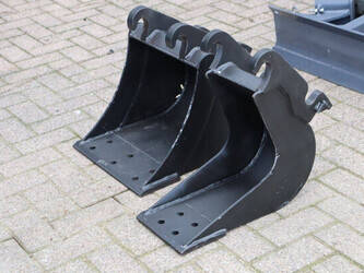 2020-eurotrac-he18-44240878