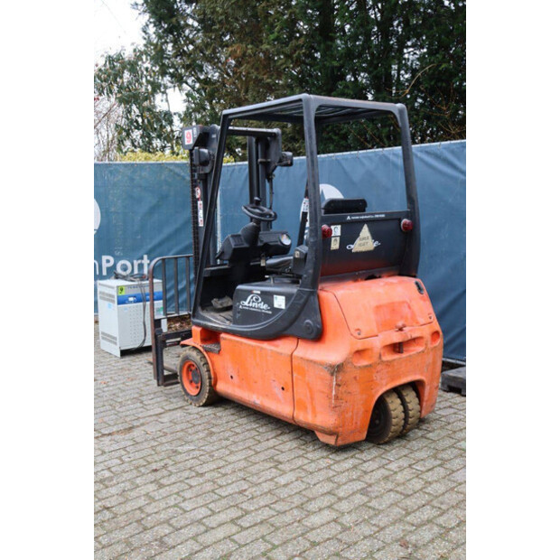 1999 ليندي E16-44242380