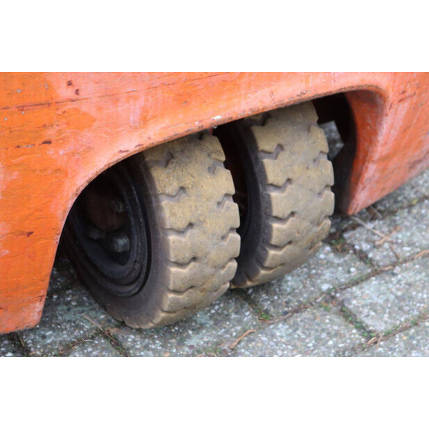 1999 ليندي E16-44242393