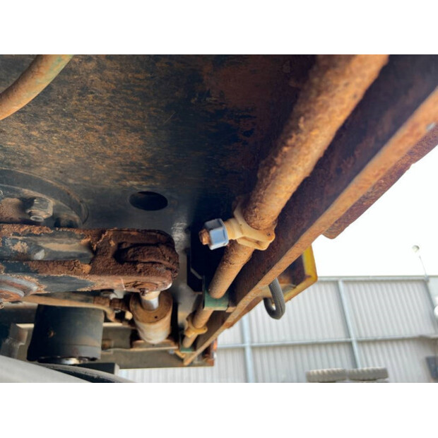 2006 بوماج BW24R-44242560