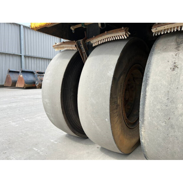 2006 بوماج BW24R-44242564