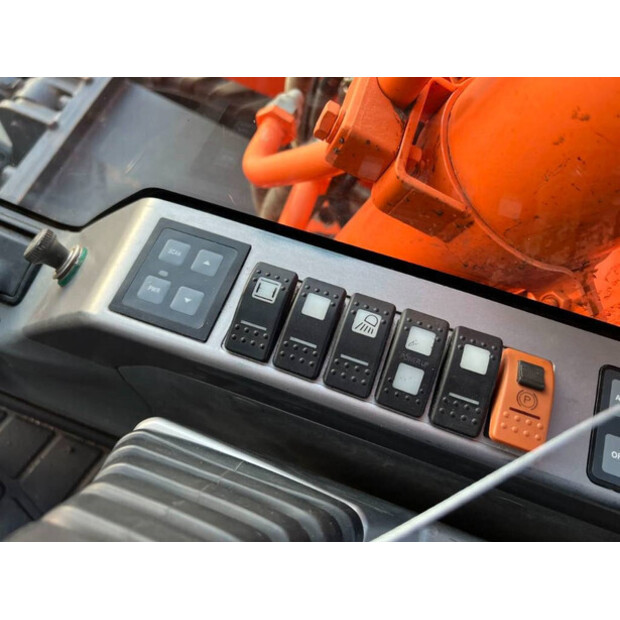 2010 Doosan DX170W-44243085