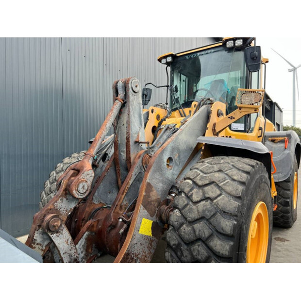 2017 Volvo L120H-44243700