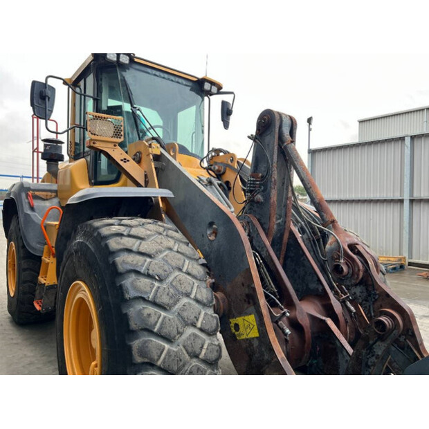 2017 Volvo L120H-44243702