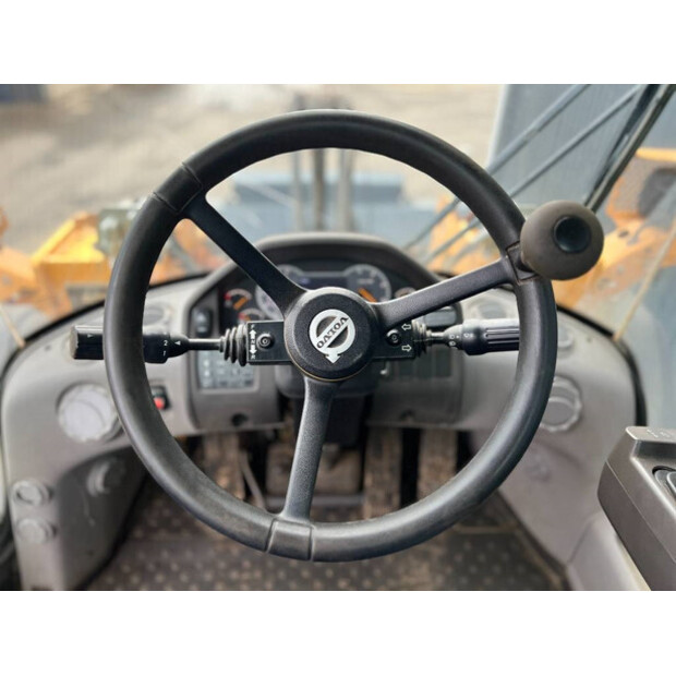 2017 Volvo L120H-44243730