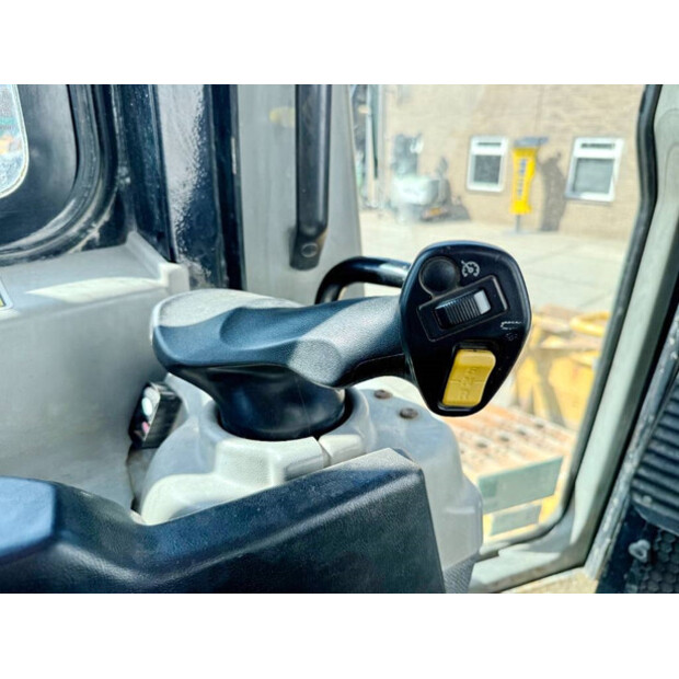 2013 Caterpillar D6T LGP-44245588