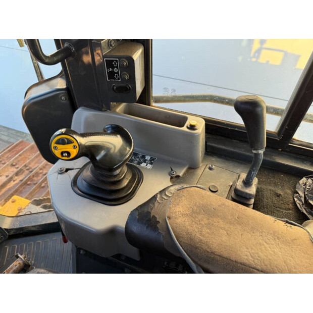 2017 Komatsu D61PXI-24-44245692