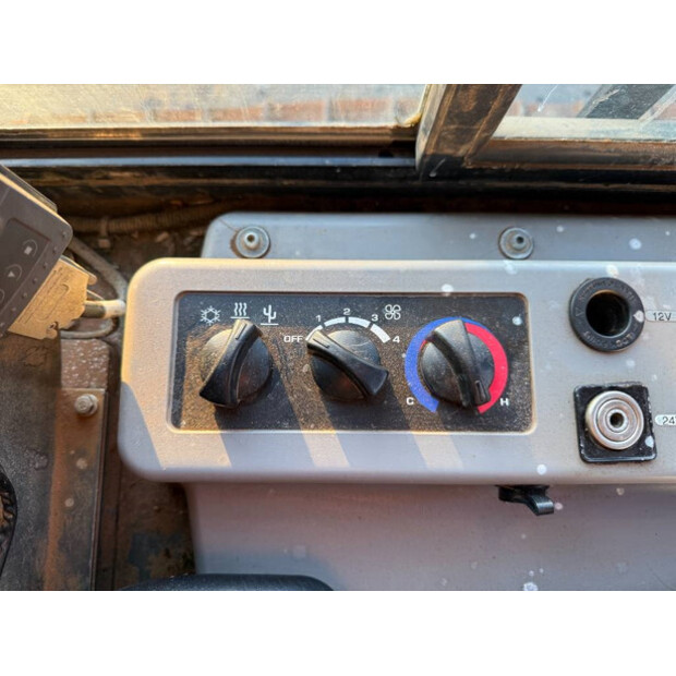 2017 Komatsu D61PXI-24-44245693