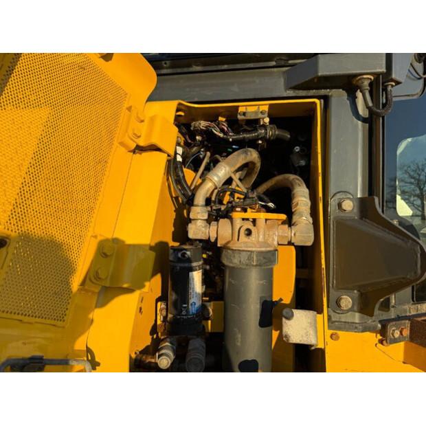 2017 Komatsu D61PXI-24-44245708