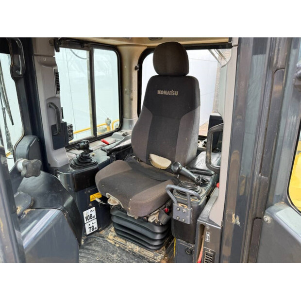 2017 Komatsu D65PXi-18-44245732