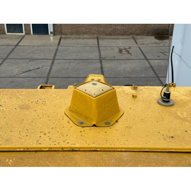 2017 Komatsu D65PXi-18-44245756