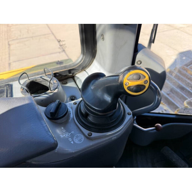 2010 كوماتسو D85PX-15E0-44245781