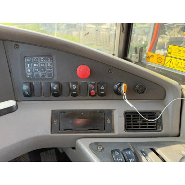 2017 فولفو A60H-44245802