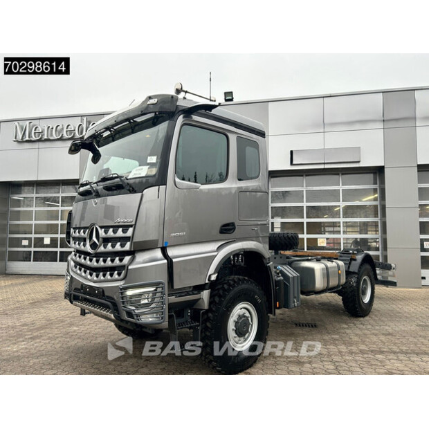 2023 Mercedes-Benz Acrocs 2051-44247156