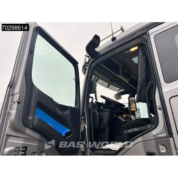 2023 Mercedes-Benz Acrocs 2051-44247157