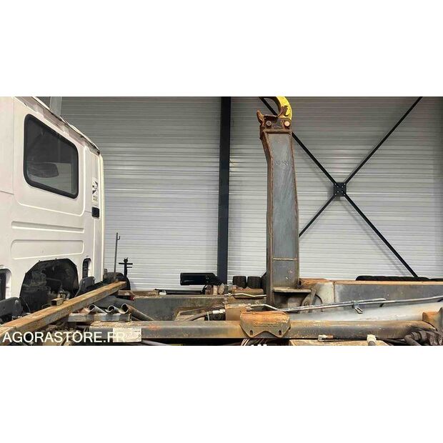 1999 سكانيا 124-44260428