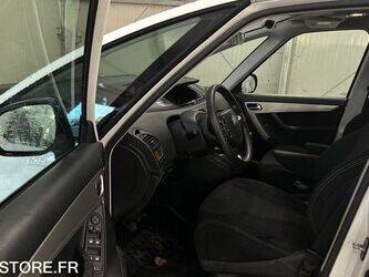 2013-citroen-c4-picasso-44260634