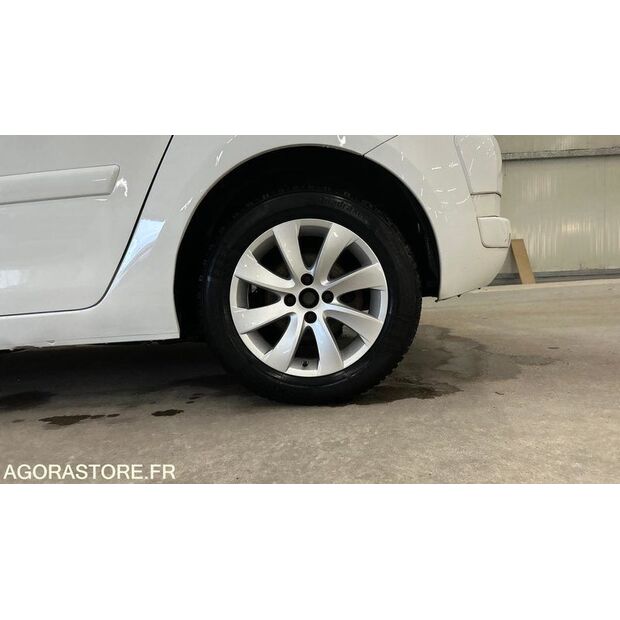 2013 سيتروين C4 Picasso-44260662