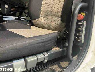 2009-renault-premium-1393804-44260688