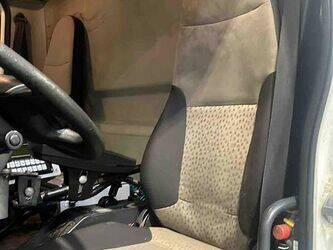 2009-renault-premium-1393804-44260691