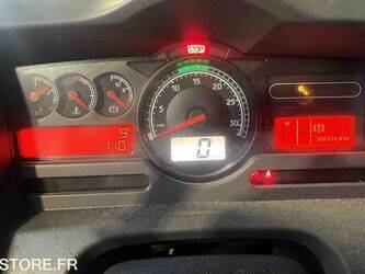 2009-renault-premium-1393804-44260696