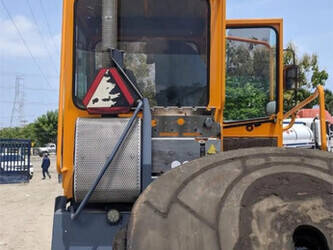 2011-terberg-yt182-1263775-44260994