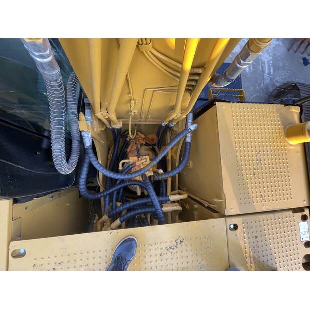 2023 Caterpillar 320D-44262324